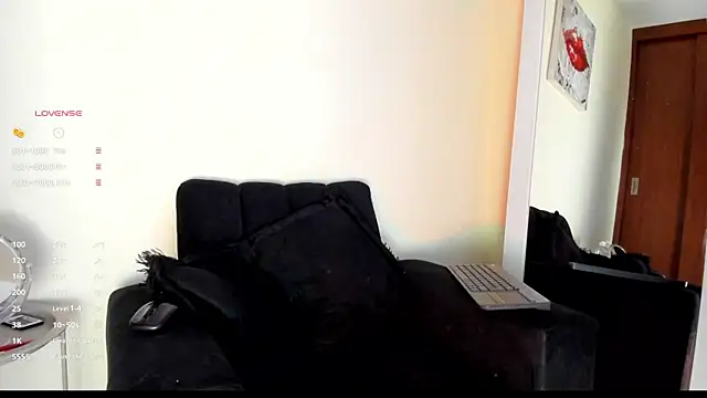 Snapshot of victoria__lace_ chatting on October 28, 11:03 pm victoria lace online show from October 28, 11:03 pm