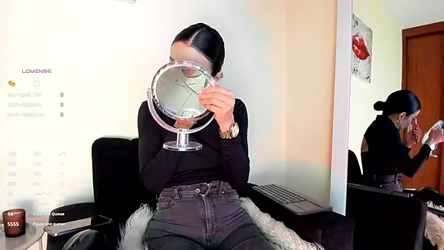 victoria  lace  online show from December 20, 2:58 am