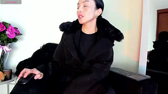 victoria  lace  online show from February 20, 2:30 am