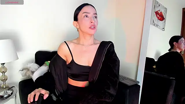 Snapshot of victoria__lace_ chatting on June 15, 10:53 pm victoria lace online show from June 15, 10:53 pm