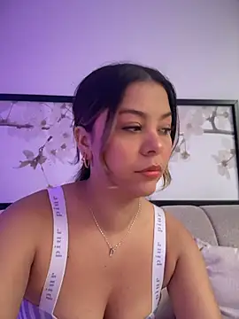 tuckersabrina online show from December 1, 2:07 pm