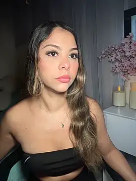 tuckersabrina online show from February 5, 1:29 pm