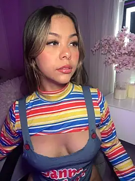 tuckersabrina online show from October 18, 12:07 pm