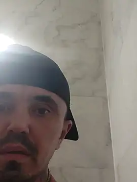 Snapshot of HungJonny99 chatting on February 19, 8:10 pm HungJonny99 online show from February 19, 8:10 pm
