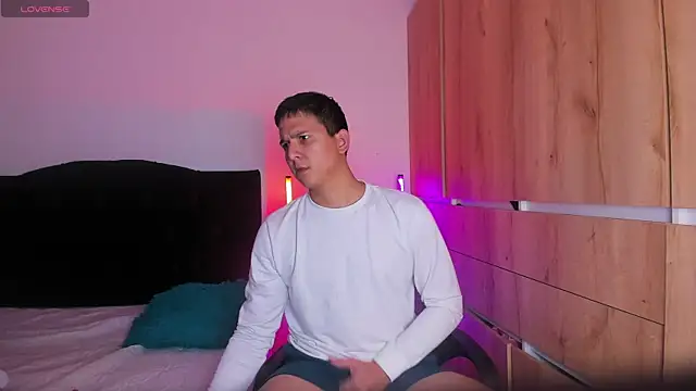 ANDREZALVAREZ online show from November 1, 7:19 pm