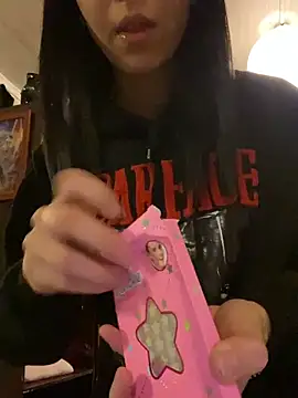 kittyprettybby online show from June 6, 2:28 am