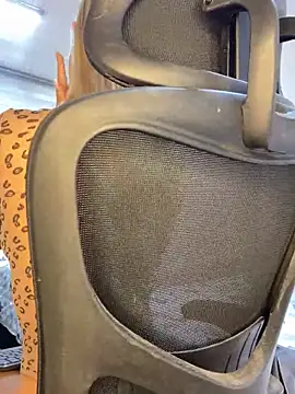 Snapshot of Anna_quinn chatting on February 18, 1:22 pm Anna quinn online show from February 18, 1:22 pm