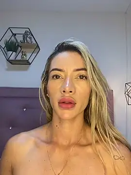 Snapshot of Anna_quinn chatting on February 28, 2:42 am Anna quinn online show from February 28, 2:42 am