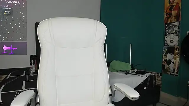 kinky polar online show from February 18, 3:48 am