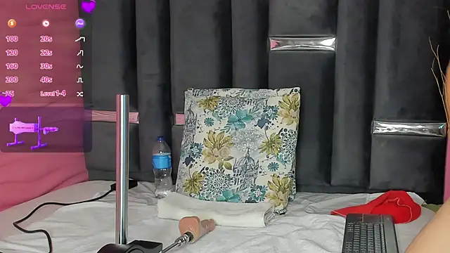 kinky polar online show from February 6, 2:44 am