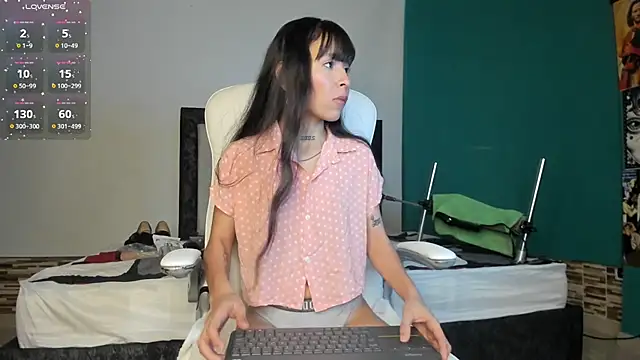 kinky polar online show from March 5, 9:43 pm