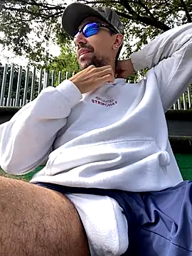 Snapshot of dantedesirexx chatting on November 16, 2:22 pm dantedesirexx online show from November 16, 2:22 pm