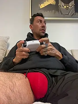 Snapshot of dantedesirexx chatting on December 20, 5:21 am dantedesirexx online show from December 20, 5:21 am