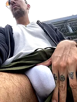 Snapshot of dantedesirexx chatting on December 2, 6:31 pm dantedesirexx online show from December 2, 6:31 pm