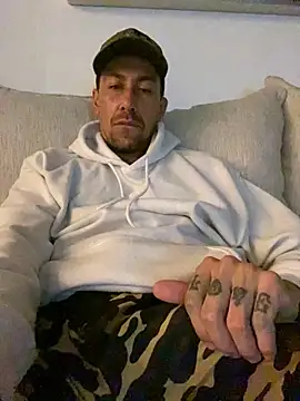 Snapshot of dantedesirexx chatting on December 17, 5:01 am dantedesirexx online show from December 17, 5:01 am