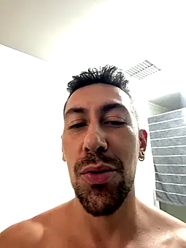 Snapshot of dantedesirexx chatting on December 22, 9:26 pm dantedesirexx online show from December 22, 9:26 pm