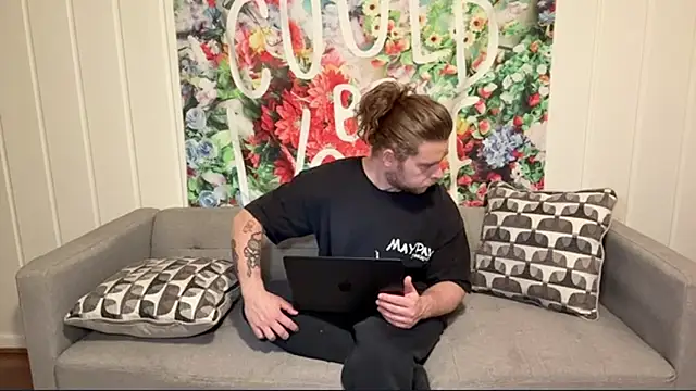DaddydayDrinkzz online show from May 19, 3:57 am