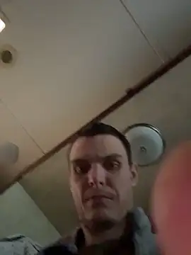 Snapshot of devinshd chatting on October 29, 1:21 pm devinshd online show from October 29, 1:21 pm