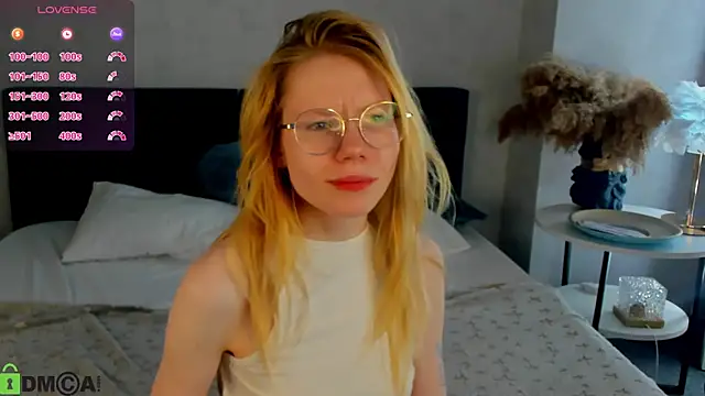 Esme Runn online show from May 15, 5:49 am