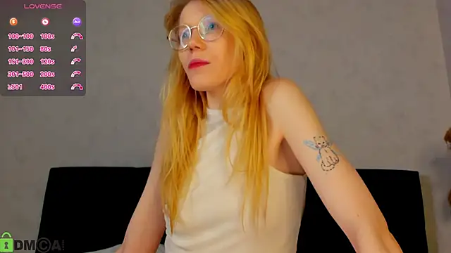 Esme Runn online show from May 14, 3:14 am