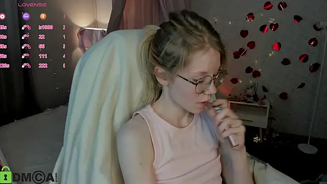 Esme Runn online show from June 2, 3:06 am