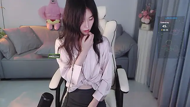 Snapshot of YiJin-a chatting on December 2, 3:42 pm YiJin-a online show from December 2, 3:42 pm