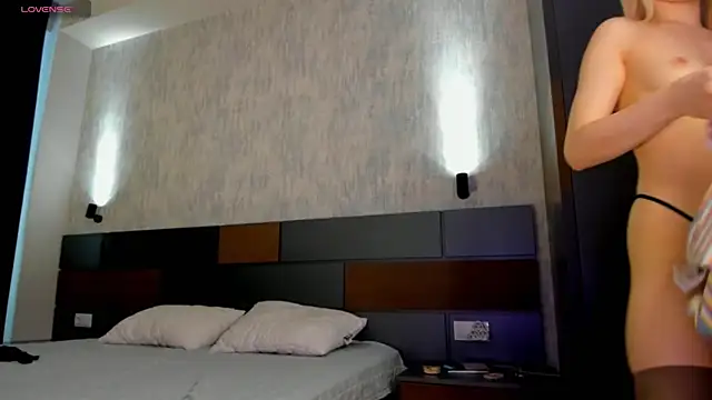 Snapshot of Aeries_steel chatting on December 21, 6:52 am Aeries steel online show from December 21, 6:52 am