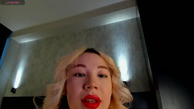 Snapshot of Aeries_steel chatting on December 23, 7:28 am Aeries steel online show from December 23, 7:28 am