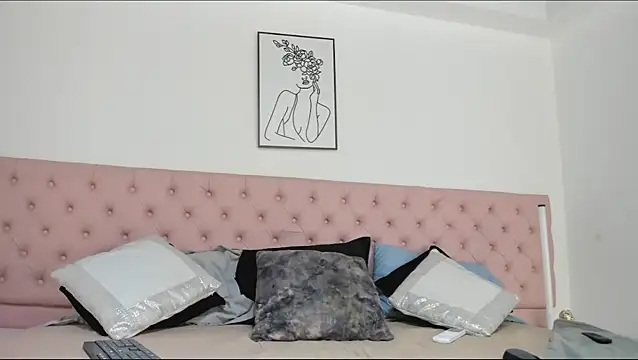 CarolinaGlamour online show from March 4, 7:10 pm