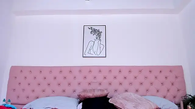 CarolinaGlamour online show from November 7, 8:02 pm