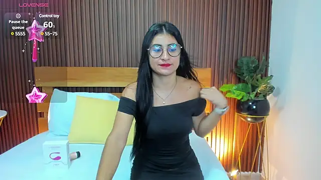 Snapshot of evelin_leroy chatting on February 17, 12:05 pm evelin leroy online show from February 17, 12:05 pm