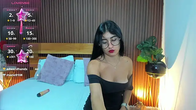 Snapshot of evelin_leroy chatting on March 21, 3:13 pm evelin leroy online show from March 21, 3:13 pm