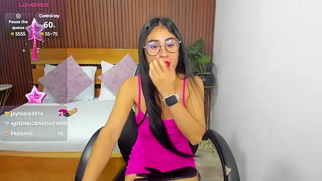 Snapshot of evelin_leroy chatting on March 19, 12:12 pm evelin leroy online show from March 19, 12:12 pm