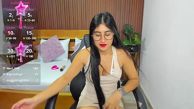 Snapshot of evelin_leroy chatting on March 18, 12:06 pm evelin leroy online show from March 18, 12:06 pm