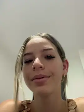 Snapshot of Niicoleta chatting on March 13, 11:38 pm Niicoleta online show from March 13, 11:38 pm