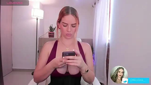 Niicoleta online show from December 19, 6:54 pm