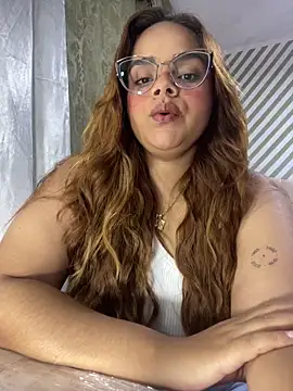 Snapshot of Evabigass chatting on February 1, 2:54 am Evabigass online show from February 1, 2:54 am