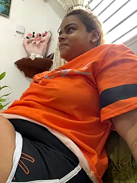 Evabigass online show from November 27, 1:00 pm