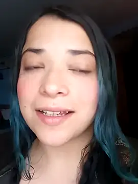 Elvishcassie  online show from May 8, 6:45 pm