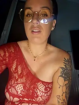 Snapshot of lindsay_33off chatting on September 24, 8:04 pm lindsay 33off online show from September 24, 8:04 pm