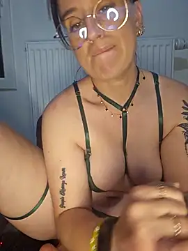 lindsay 33off online show from March 24, 8:09 pm