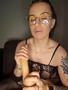 Snapshot of lindsay_33off chatting on February 23, 9:55 am lindsay 33off online show from February 23, 9:55 am
