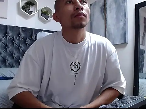 Snapshot of richar_voller chatting on October 20, 11:22 am richar voller online show from October 20, 11:22 am