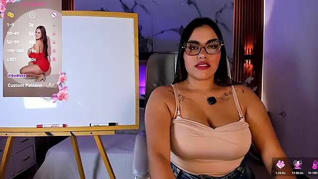 Jeen Taylor online show from April 10, 8:05 pm