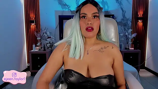 Jeen Taylor online show from December 3, 8:08 pm