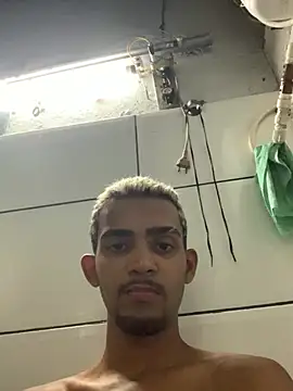 moreninhoP online show from December 31, 6:13 pm