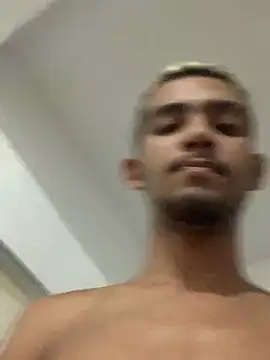 moreninhoP online show from January 8, 5:05 am