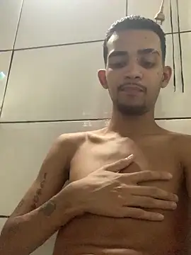 moreninhoP online show from February 24, 7:41 pm