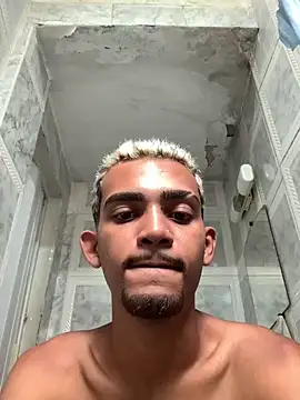 moreninhoP online show from December 24, 5:13 pm