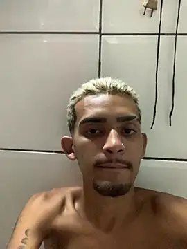 moreninhoP online show from December 25, 7:45 pm